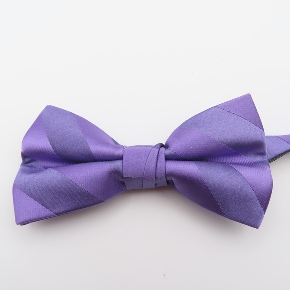Stacy Adams Other - Stacy Adams Bow Tie Purple Striped 2.5" Wide Pre Tie Polyester